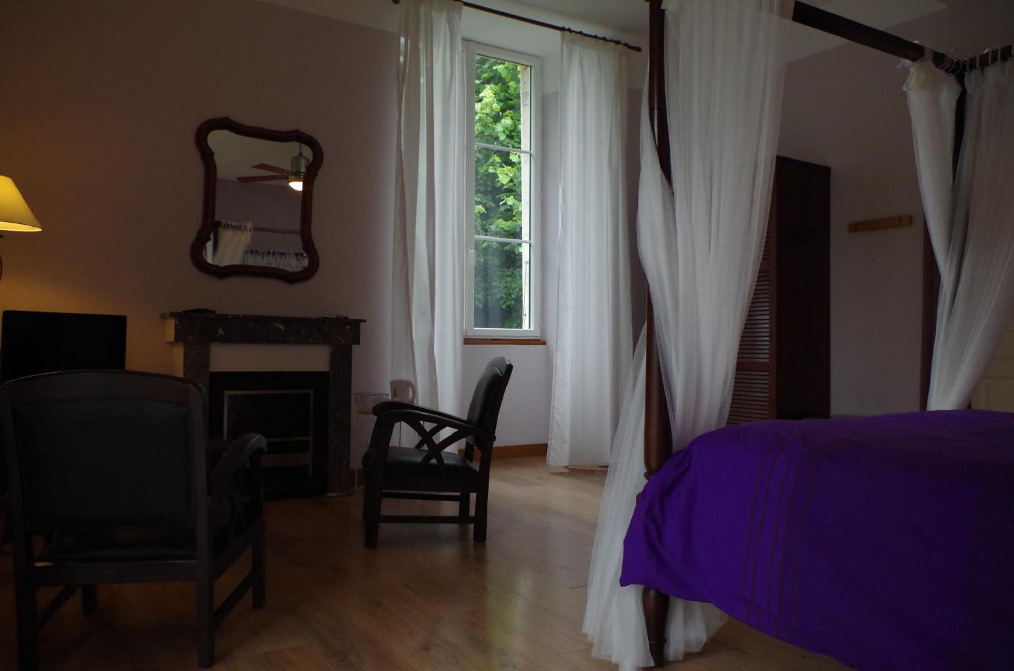 Maison D'Hotes Le Cadran Solaire Courcelles  Luaran gambar