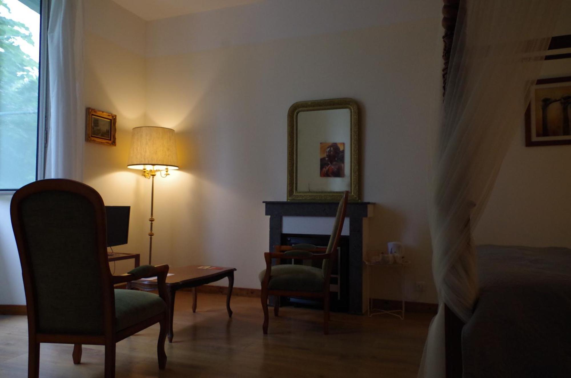 Maison D'Hotes Le Cadran Solaire Courcelles  Luaran gambar