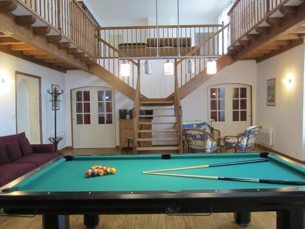 Maison D'Hotes Le Cadran Solaire Courcelles  Luaran gambar